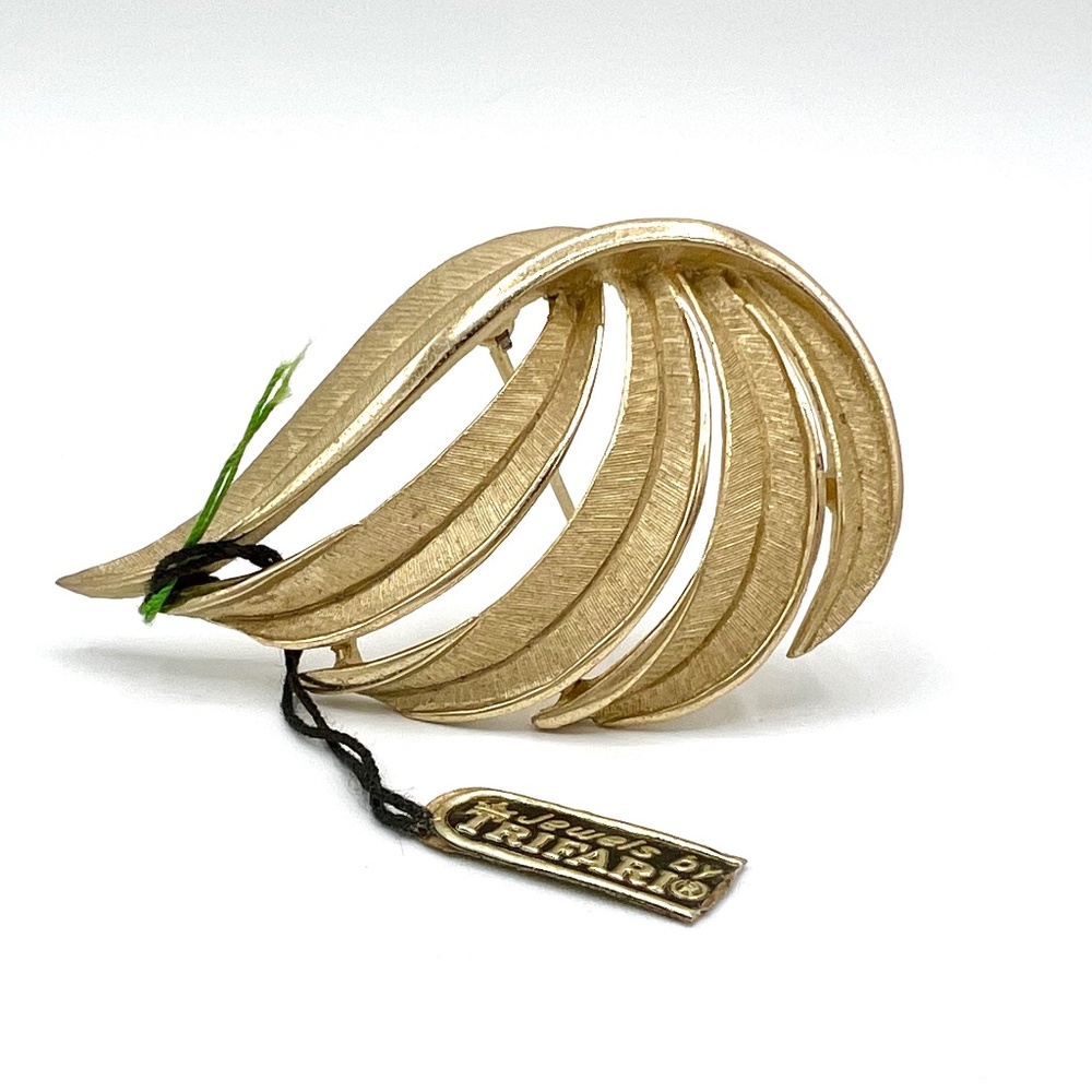 VTG Crown Trifari Brooch [Deadstock]